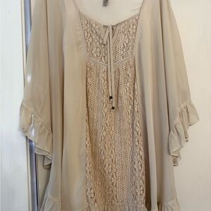 Beige flowy dress with lace insert! ENTRO! Babydoll style